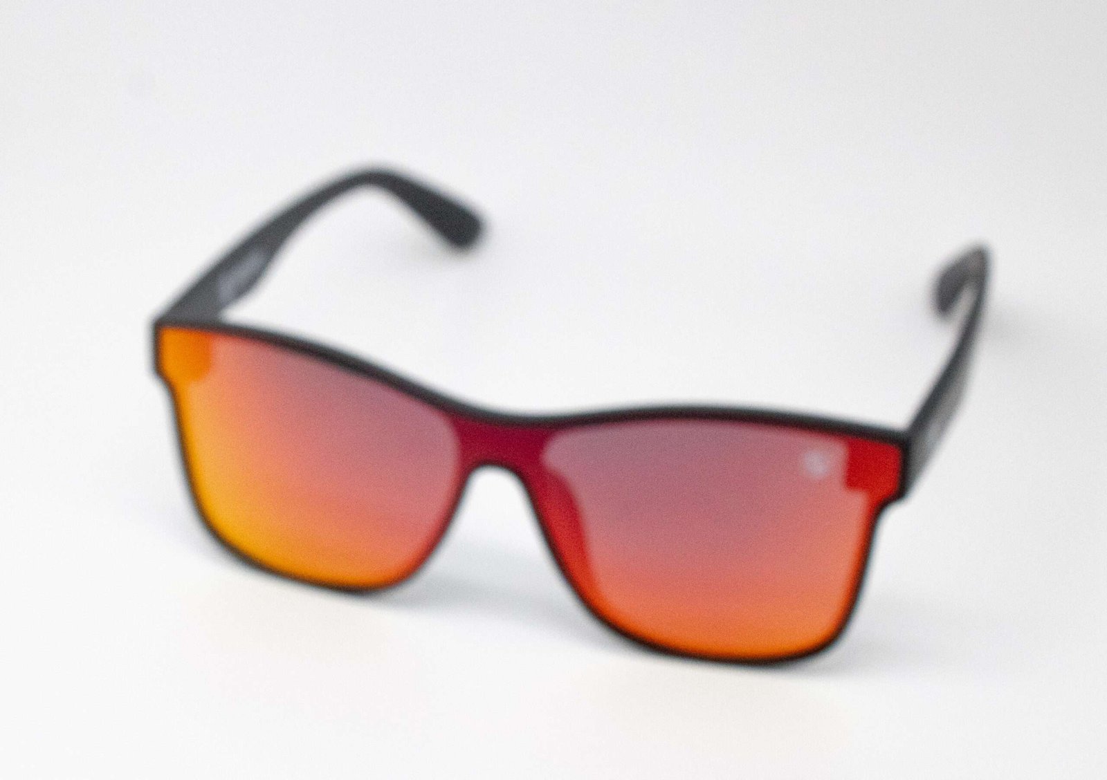 CanyonSix Venice Sunglasses | Tangerine Gleam Polarized Edition - Image 3