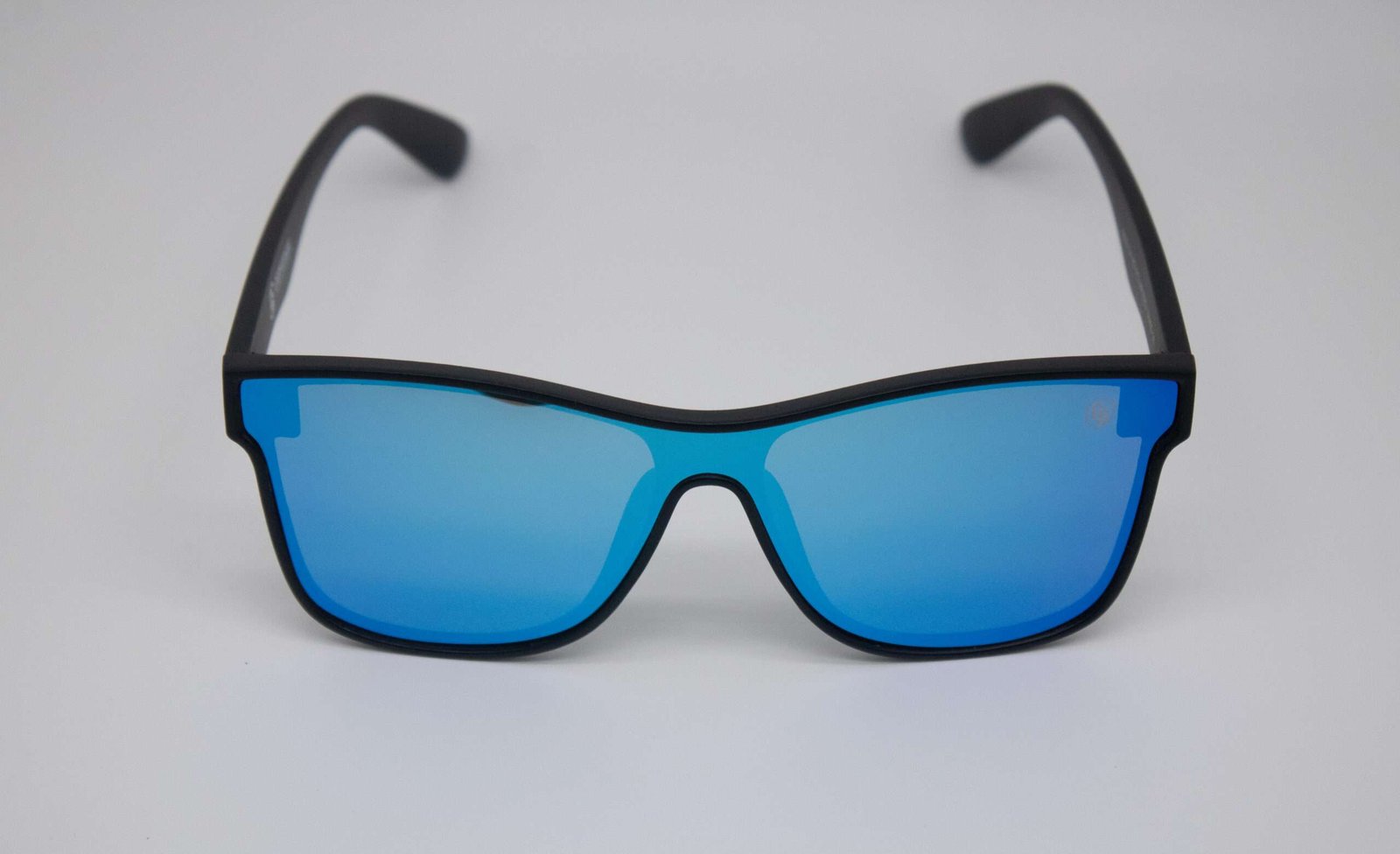 CanyonSix Venice Sunglasses | Midnight Polarized Edition - Image 3